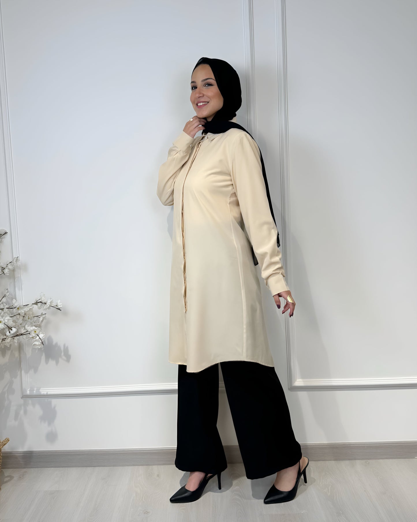 Basic formal long sleeve beige shirt, slim fit, 100 cm length, suitable for formal and semi-formal wear