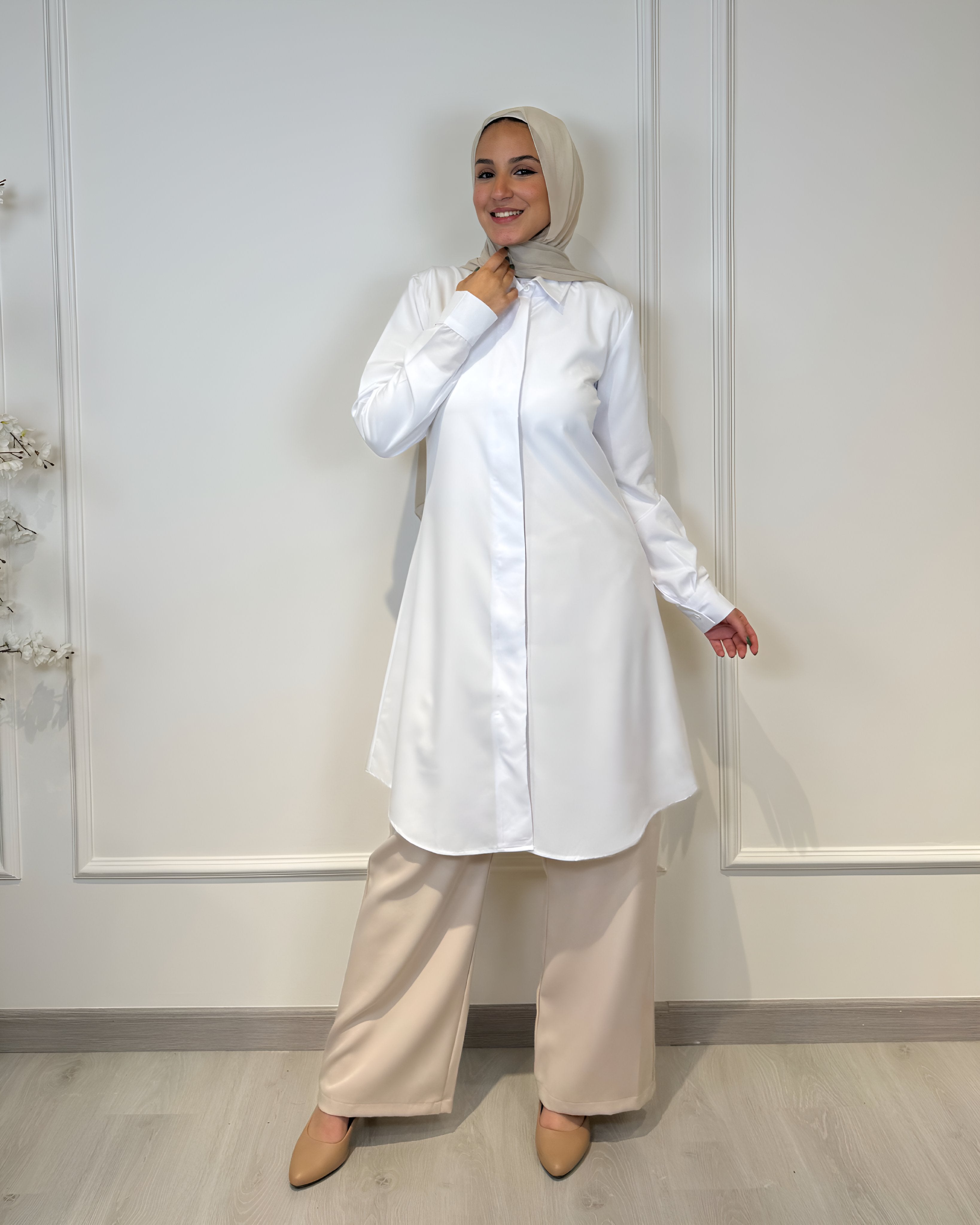 Basic formal long sleeve white shirt, slim fit, 100 cm length, suitable for formal and semi-formal wear