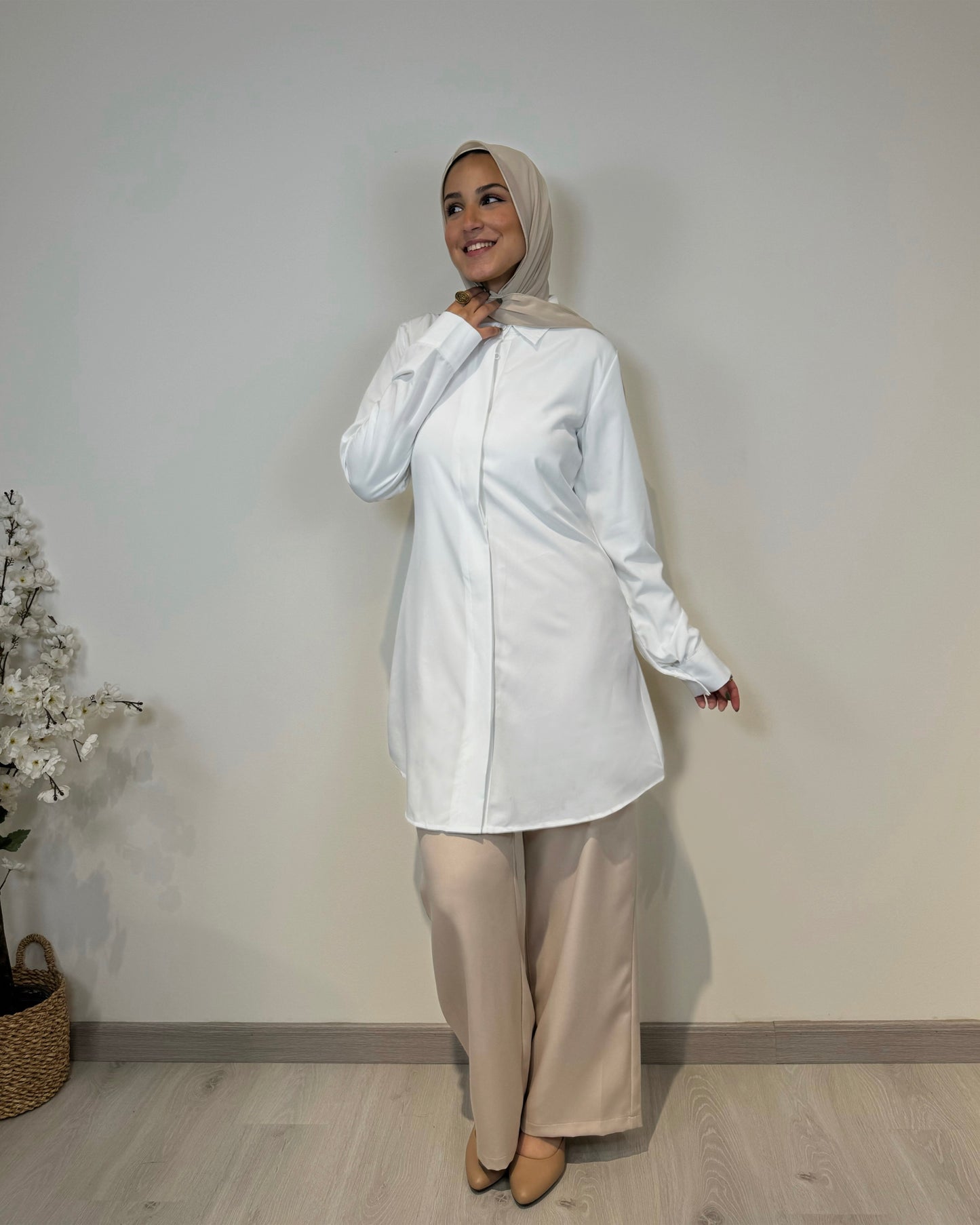 Basic formal long sleeve white shirt, slim fit, 90 cm length, suitable for formal and semi-formal wear