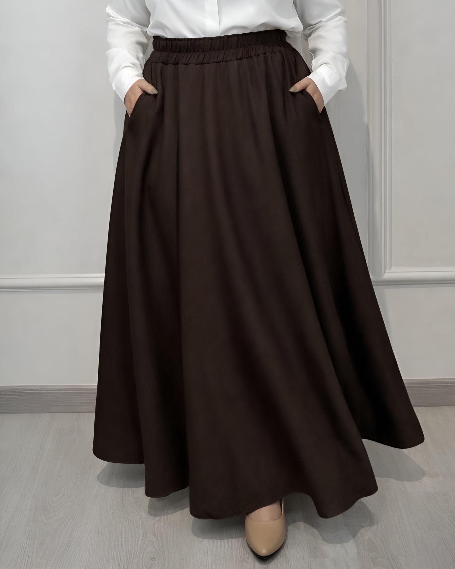 Crepe full cloche maxi skirt in brown with a flowing fit, length 100 cm. Plus size