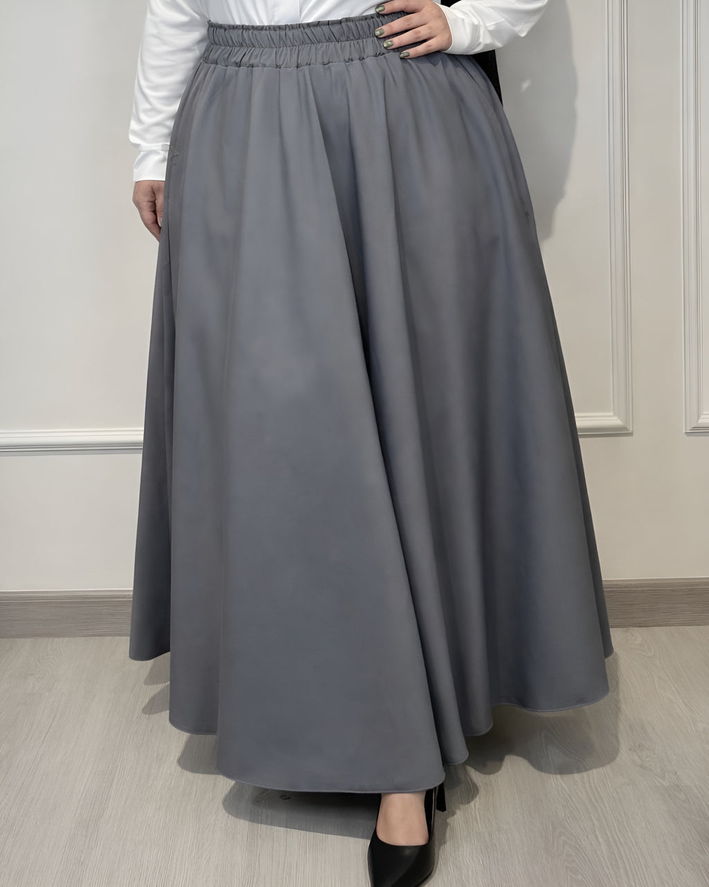 Crepe full cloche maxi skirt in grey with a flowing fit, length 110 cm. Plus size