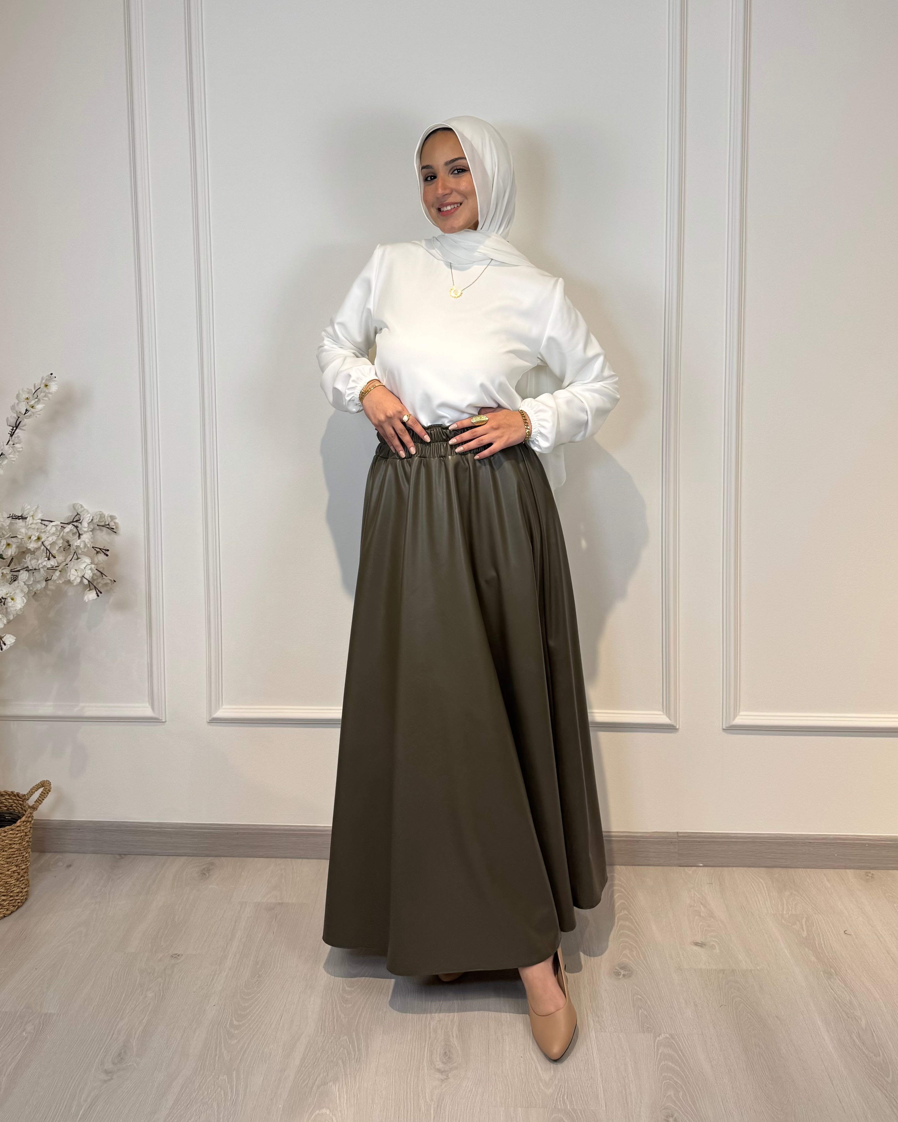 Full cloche leather skirt in olive with high waist and soft inner lining, Maxi